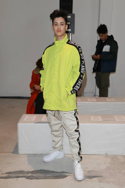 Techwear Hologram Cz.3: Techwear a Streetwear. Jak połączyć czarną kurtkę techwearową ze streetwearowym t-shirtem?