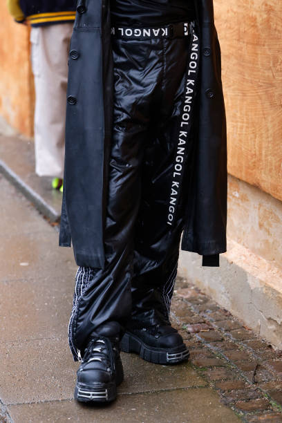 Techwear Hologram Cz.2: Techwearowe Spodnie i Dodatki – Jak Podkreślić Spodnie Cargo w Cyberpunkowym Stylu?